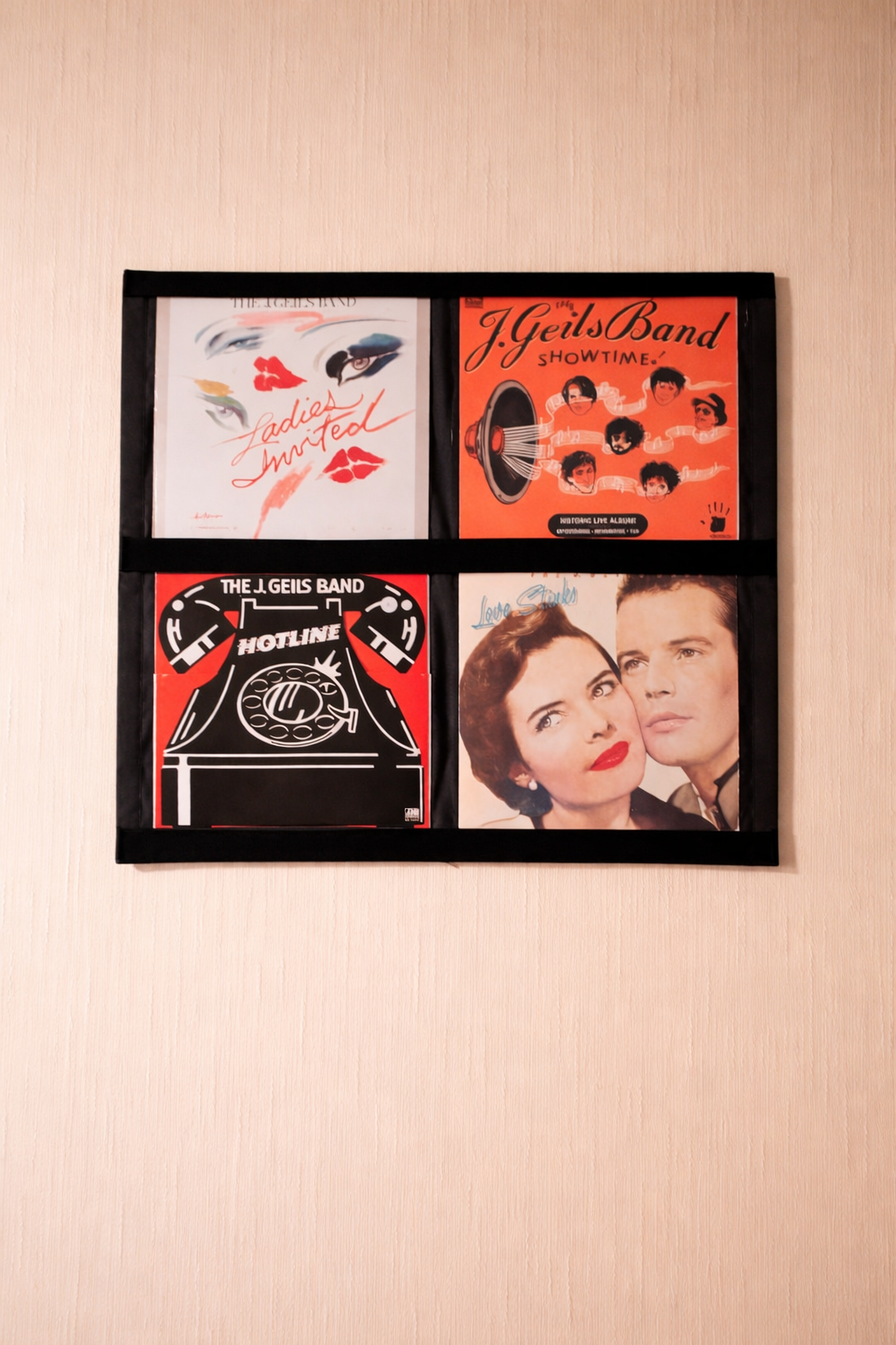RecordDecor Record Display Rack - Wall Mount Album Cover Display Set