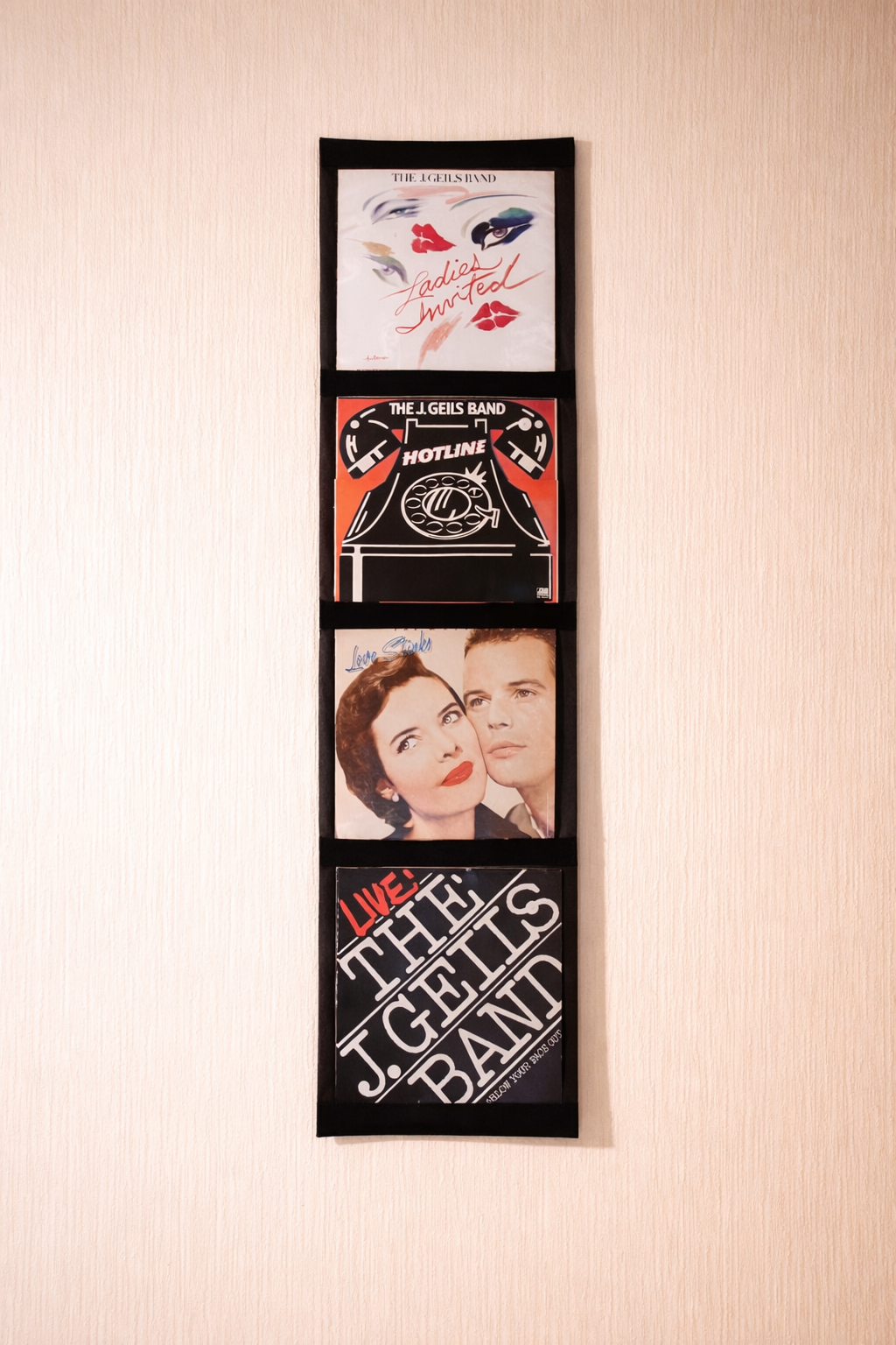 RecordDecor Record Display Rack - Wall Mount Album Cover Display Set