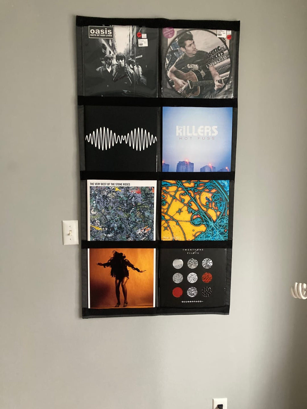 RecordDecor Record Display Rack - Wall Mount Album Cover Display Set